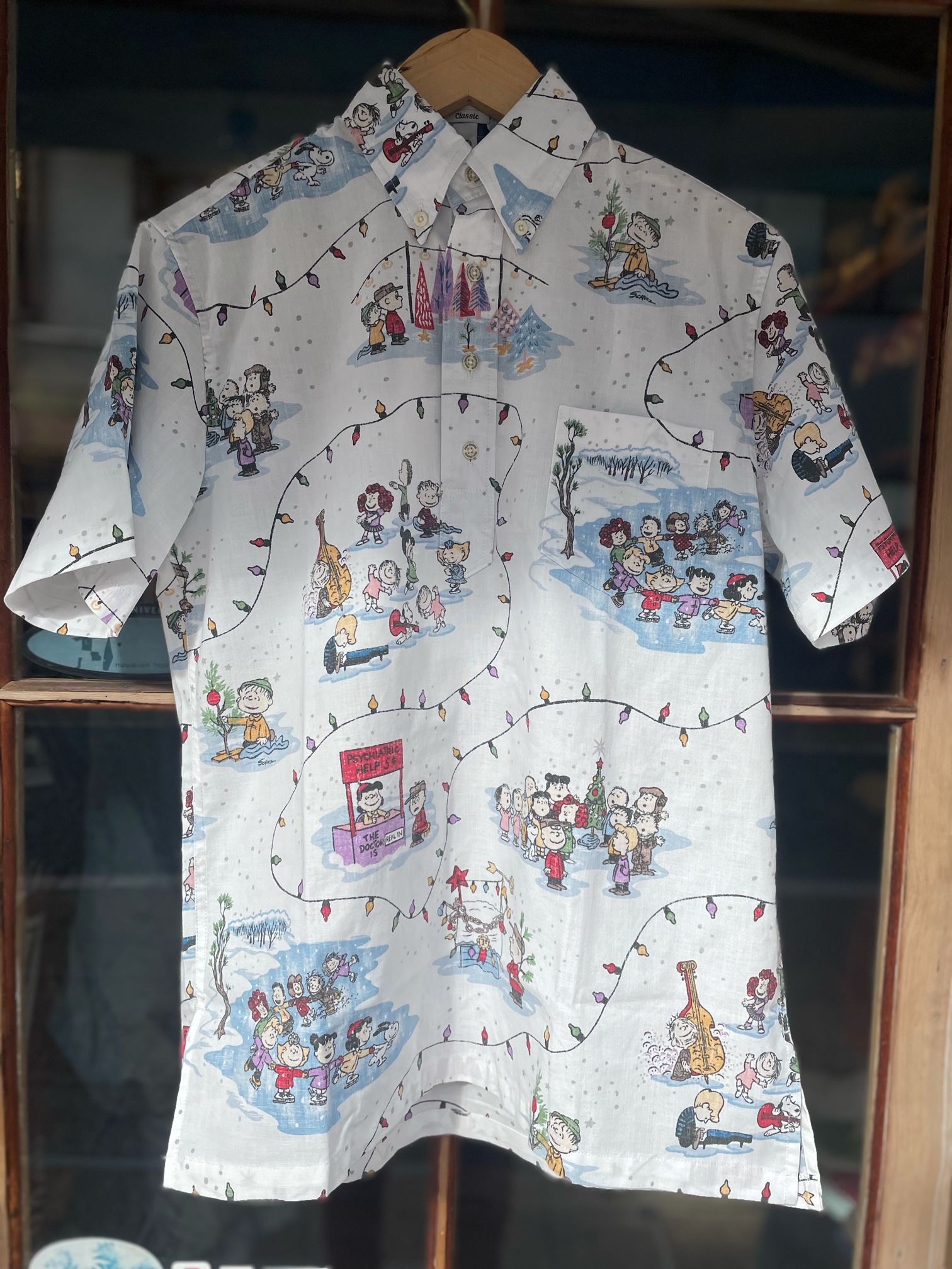 REYN SPOONER5442 CHARLIE BROWN CHRISTMAS PULLOVER S/S SHIRTWHITE